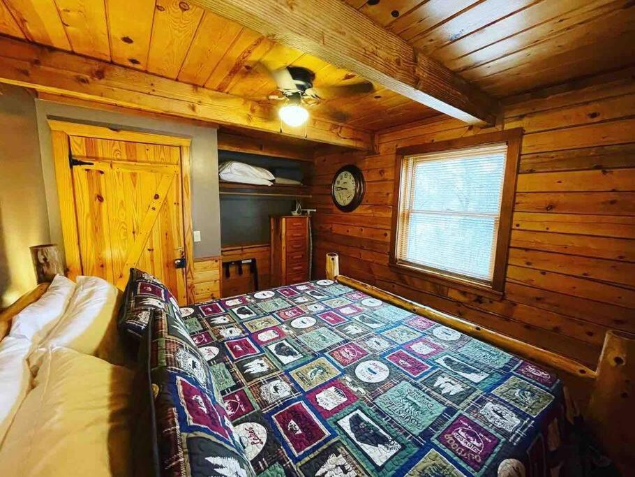 The Loft At Bear Mountain Log Cabins ยูเรกาสปริงส์ ภายนอก รูปภาพ